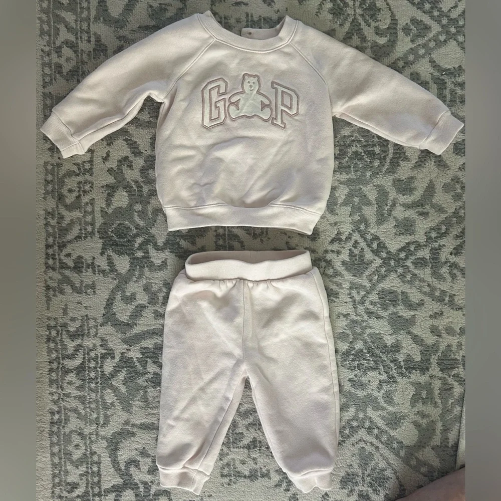 BabyGAP VintageSoft Bear Logo Sweat Set- Barely Pink/ Size 6-12M